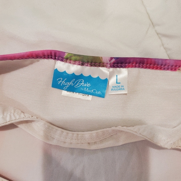 One Shouldered Bathing Suit (L) - Picture 6 of 6